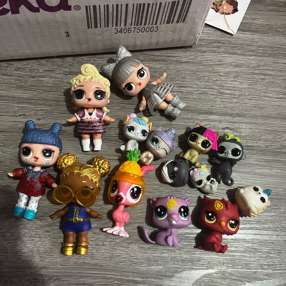 L.O.L. Surprise! Dolls and Pets Collection - Red, Blue, Gold